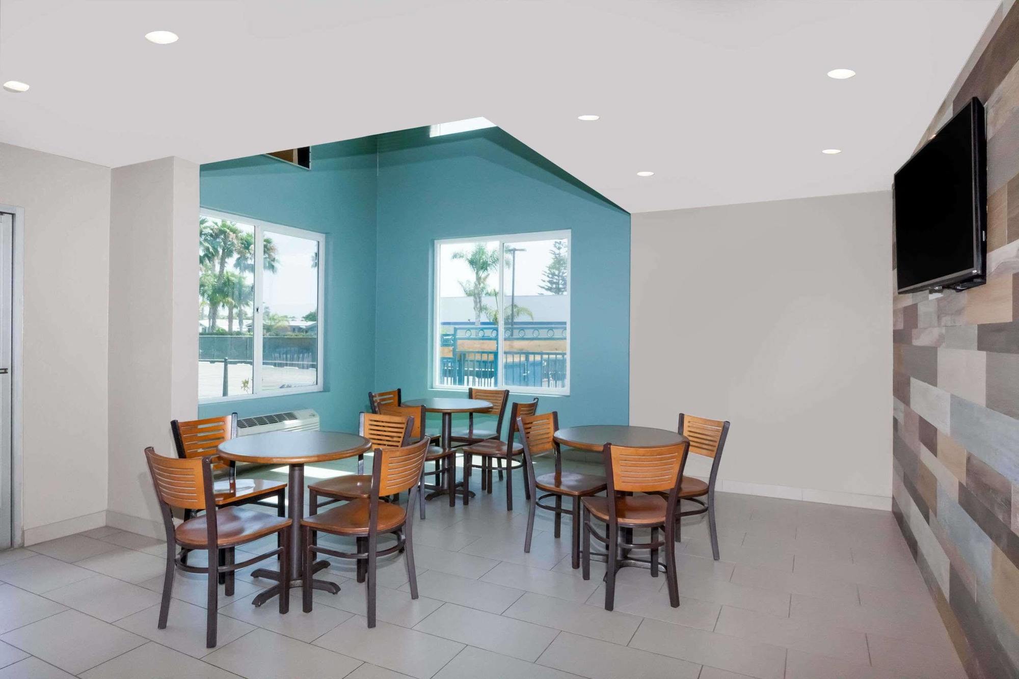 Super 8 By Wyndham San Diego/Imperial Beach Экстерьер фото